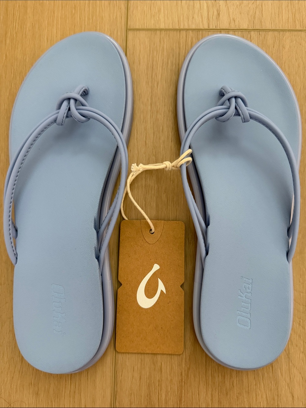 OluKai ‘Aka Cloud Blue Sandals Women’s Size 8 NWT